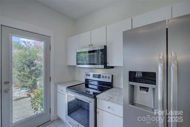 Building Photo - 11330 Deer Ridge Ln