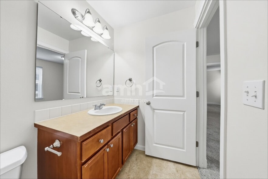 Building Photo - 5100 Balustrade Blvd SE