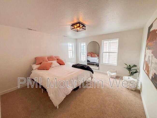 Building Photo - 11682 S Bingham Rim Rd