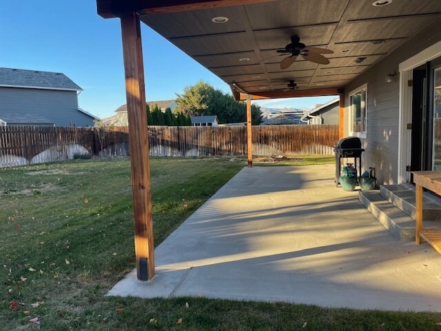 Patio - 2519 Aviation Dr