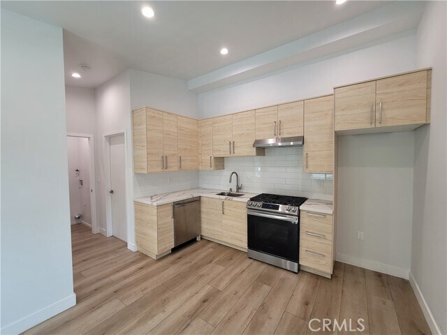 Primary Photo - 17316 Bircher St