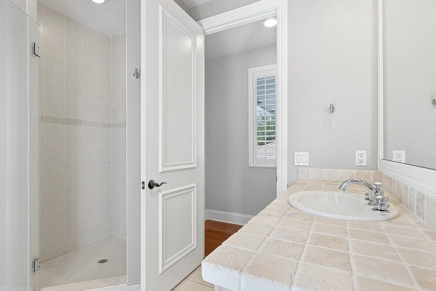 Building Photo - 17550 Circle Pond Ct