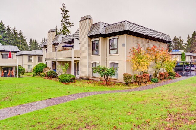 Building Photo - Cozy Condo, Smack-dab in the Middle of Bellevue