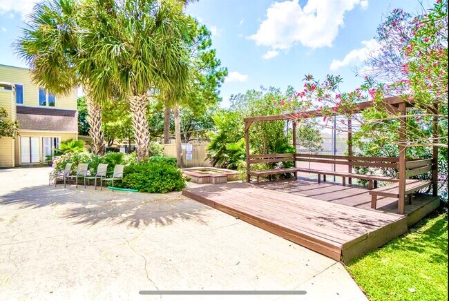 Building Photo - 9317 Pagewood Ln