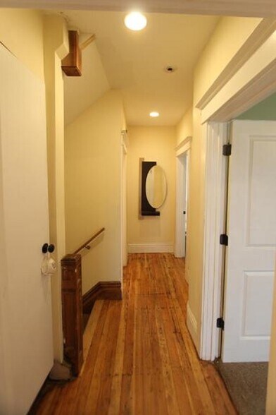 Hallway 2nd Floor - 1906 Morrell St