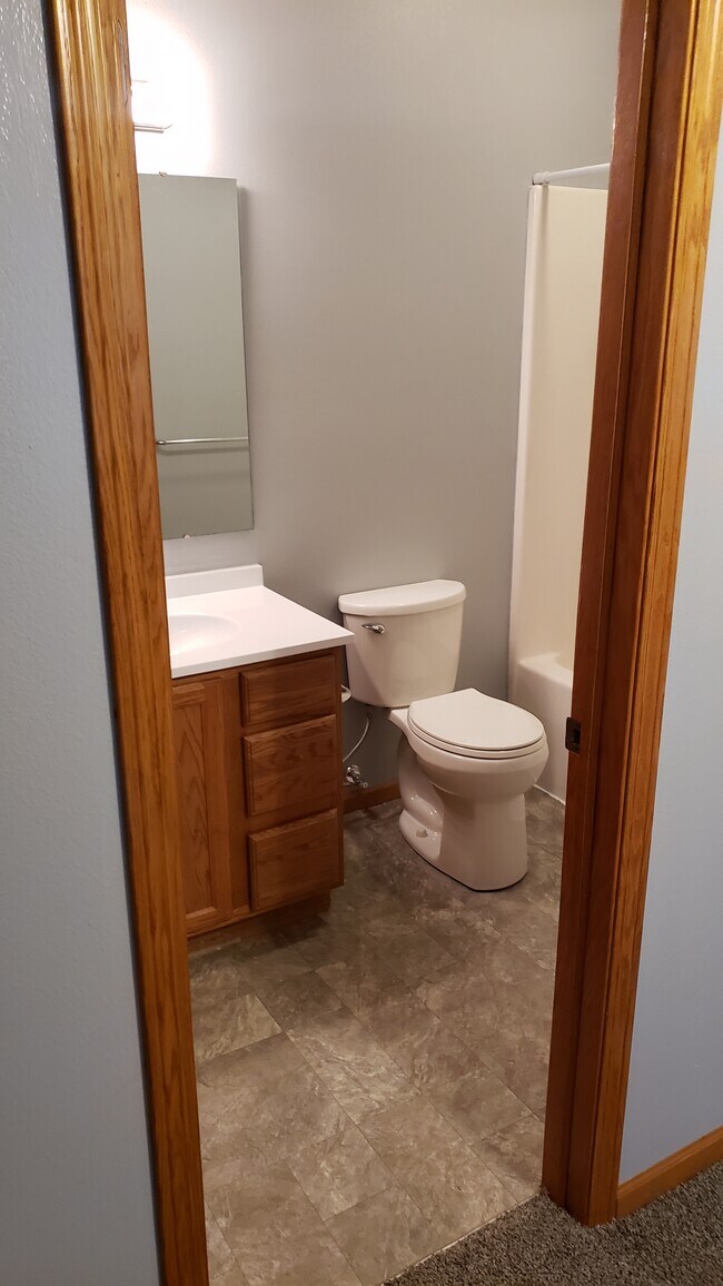 En Suite Bathroom - 888 Boston Way