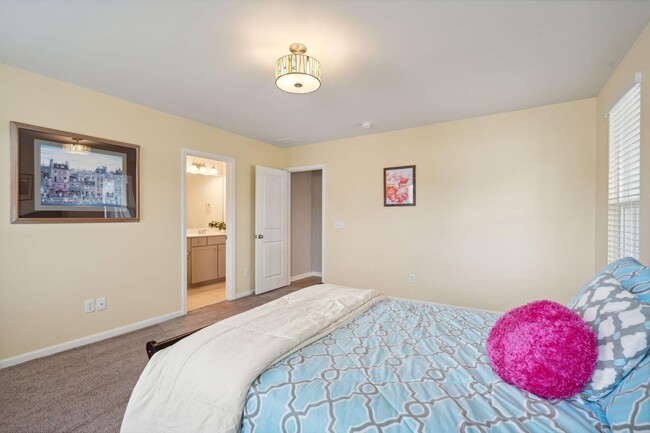 Building Photo - Impressive home in Oakfield loaded with up...
