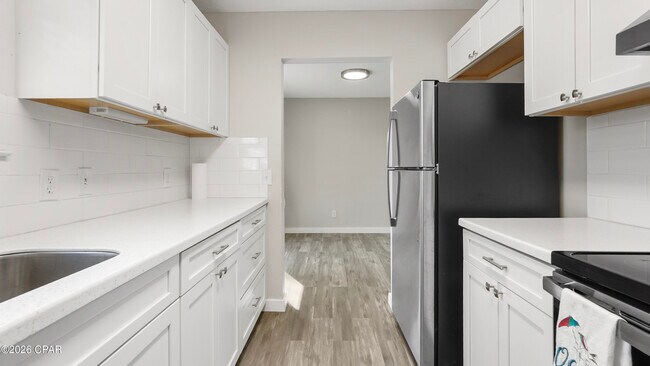 Building Photo - 1712 Vecuna Cir