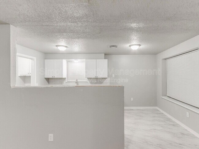 Building Photo - 1409 SW 81st St