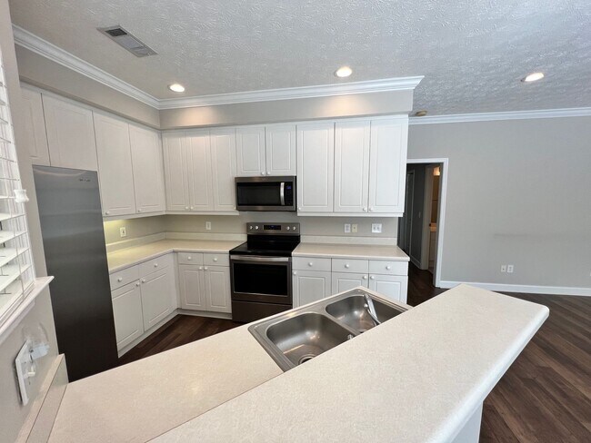 Building Photo - Ogletree Village Twin Home