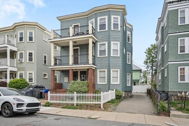 Building Photo - 35 S Munroe Terrace