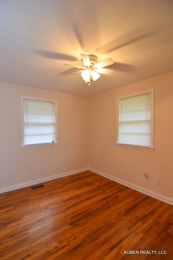 Building Photo - 3 Bed/2 Bath w/ Bonus Room - Section 8 OK!