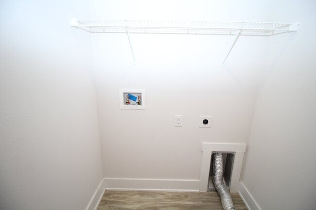 Building Photo - 4 bedroom 2 bathroom home in the newer Arbor Place subdivision in Pace ~ Pet Friendly ~ Ready Sep...