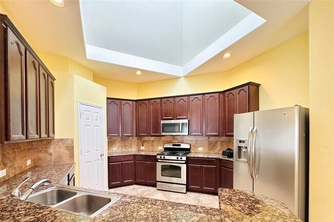 Building Photo - 24535 Sawgrass Meadow Ln