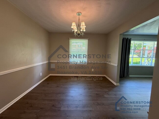 Building Photo - 3113 Clearview Dr