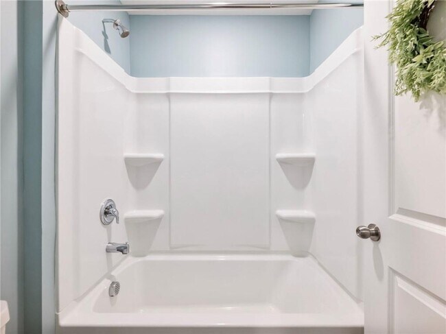 Building Photo - 680 Groover St