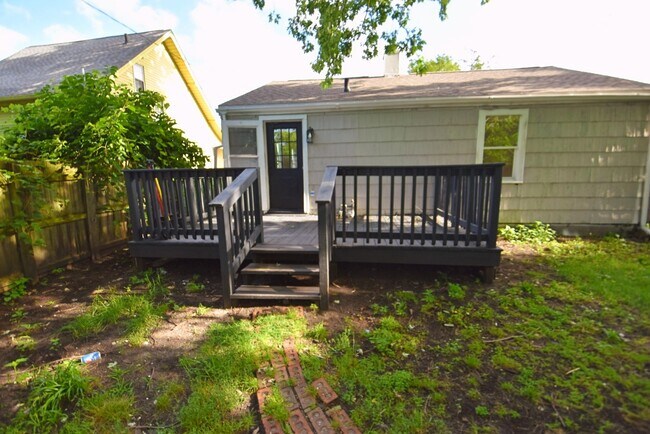 Building Photo - Remodeled 3 bedroom 1 bath home in South Bend IN