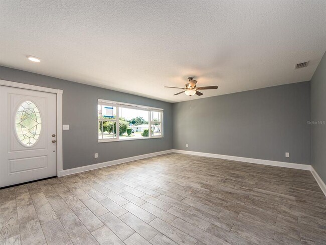 Building Photo - 682 Druid Park Dr W