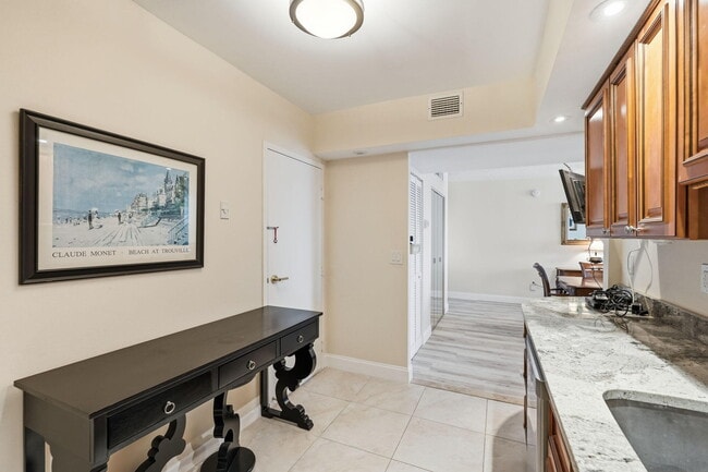 Building Photo - 3450 S Ocean Blvd