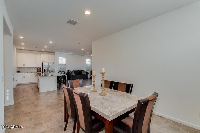 Building Photo - 9419 W Willow Bend Ln