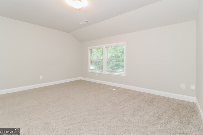 Building Photo - 677 Overlook Gln Dr