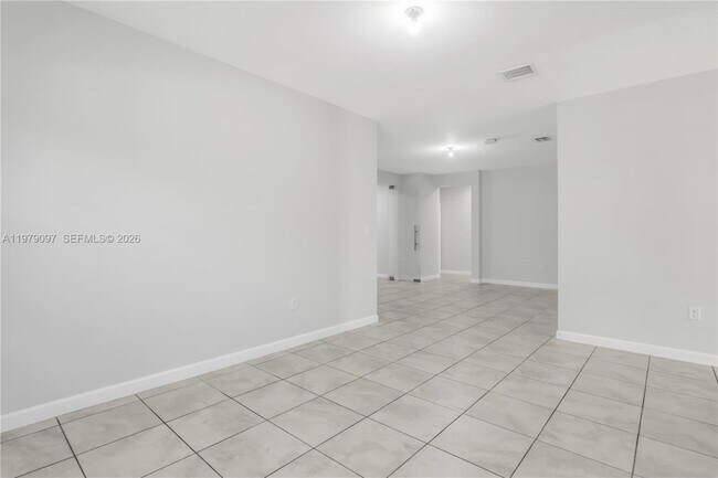 Building Photo - 2541 SE 1st St