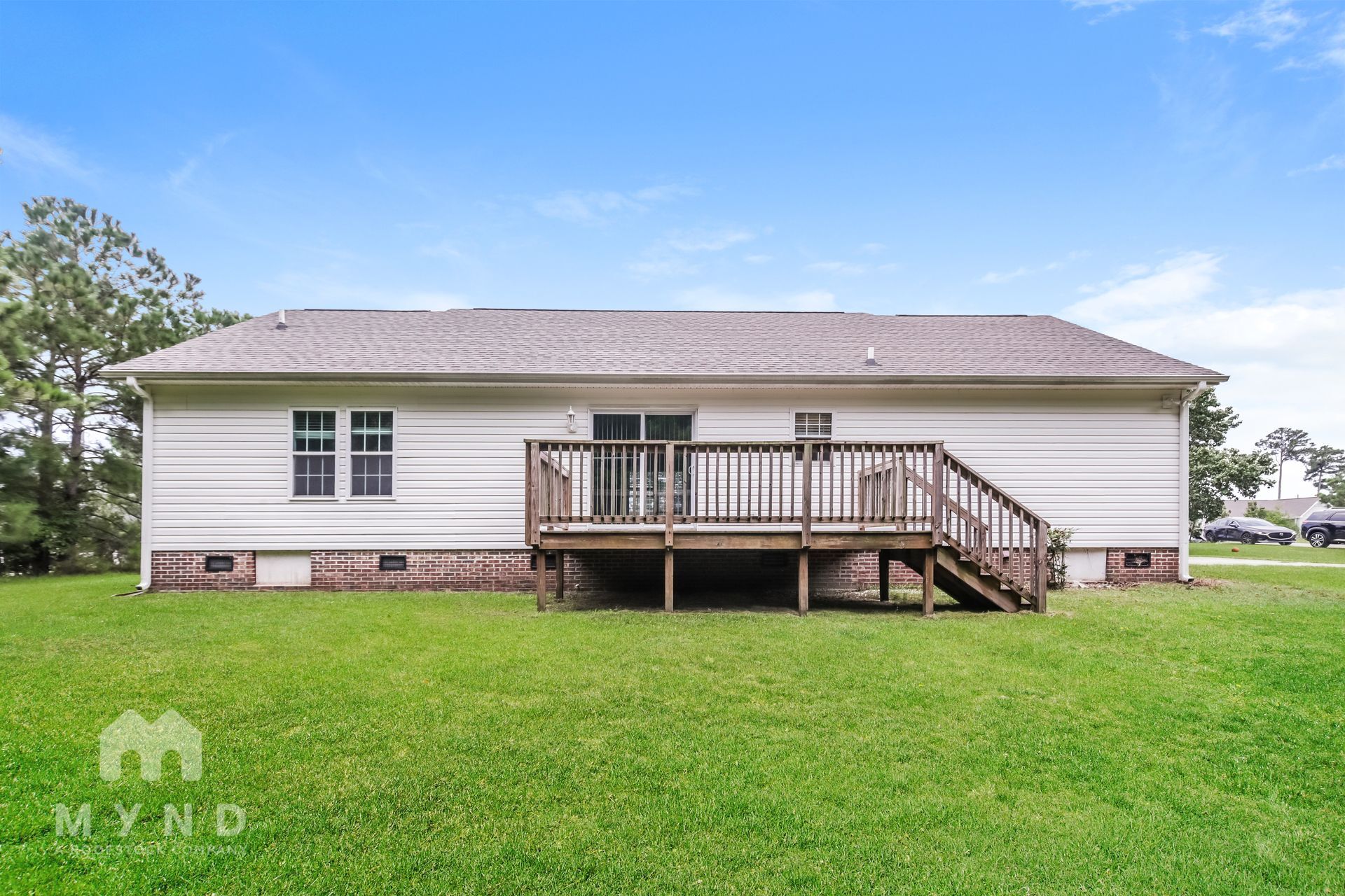 Building Photo - 215 Clearwater Dr