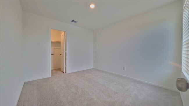 Building Photo - 16806 Old Wagon Wy