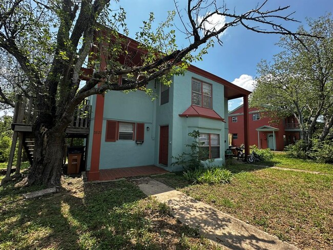Primary Photo - 3821 Maplewood Ave