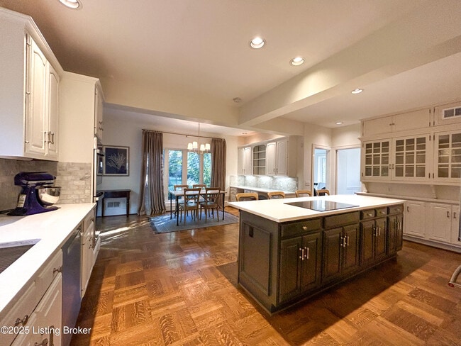 Building Photo - 7 Totem Rd