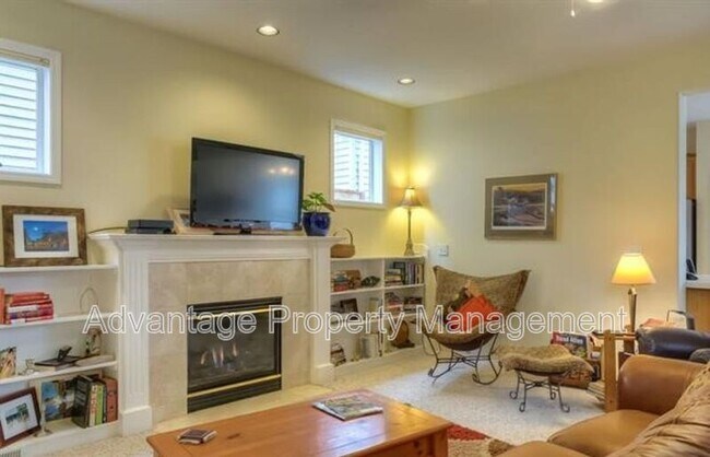 Building Photo - 6244 SW Arbor Grove Dr