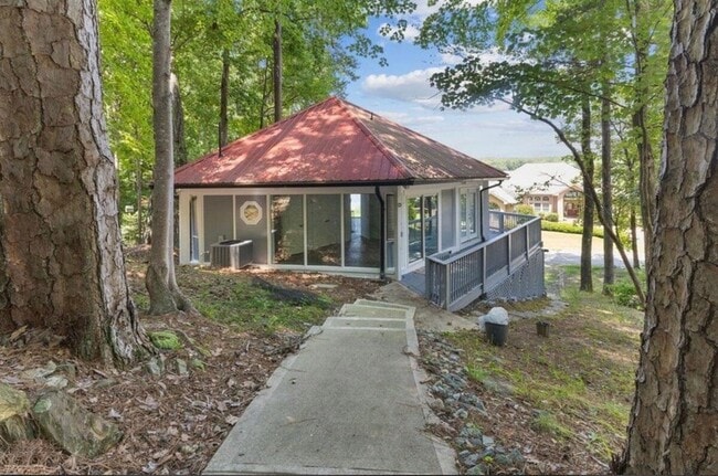 Building Photo - 801 Hilltop Cir