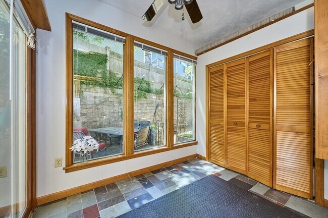 Building Photo - 18 Atherton Rd