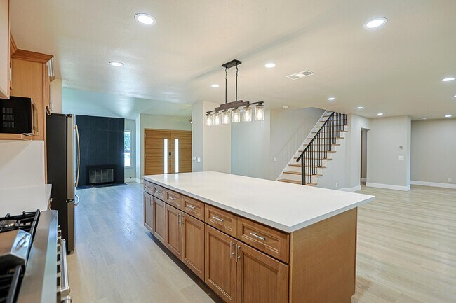 Building Photo - 9909 Merced River Ave