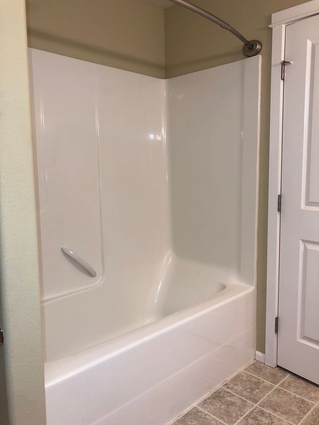 Building Photo - 3 Bed, 2 Bath Dallas Home!