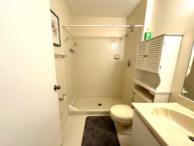 Building Photo - 9485 Boca Cove Cir