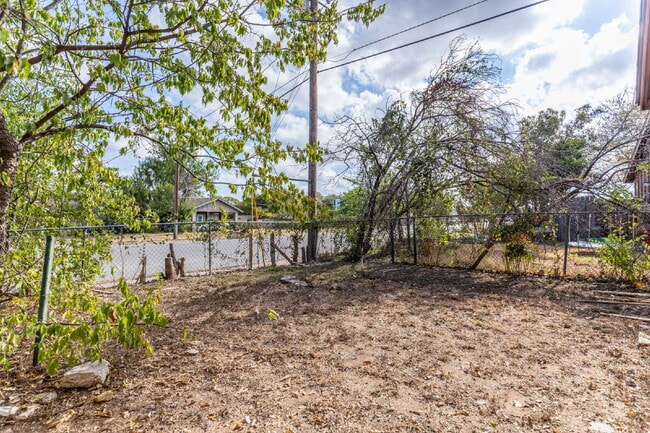 Building Photo - 6201 Berkett Cove