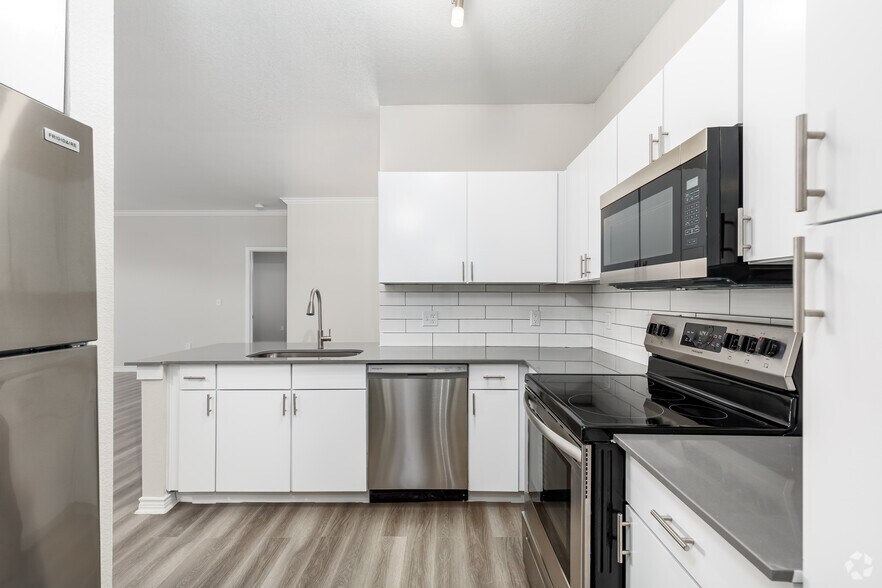 2BR, 2BA - 1,240SF | PLAYA - Birchstone Northlake