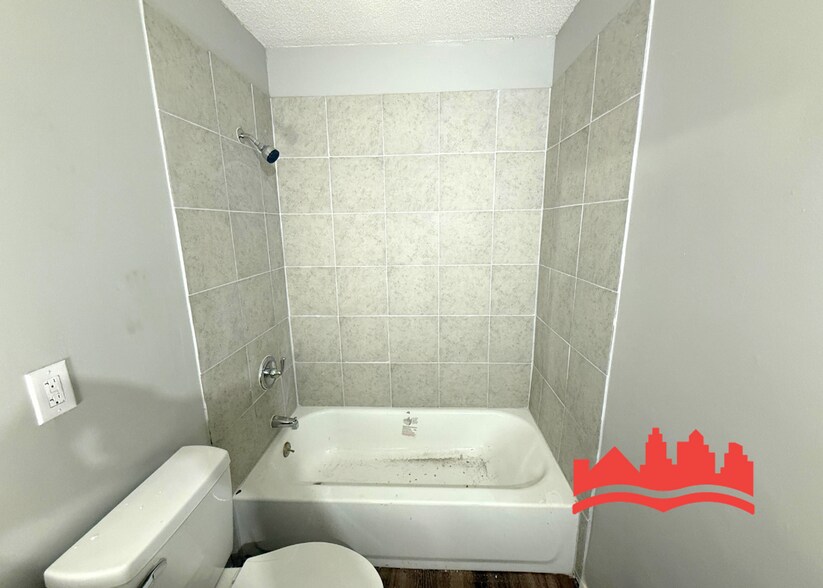 Building Photo - 5636 Maple Tree Dr