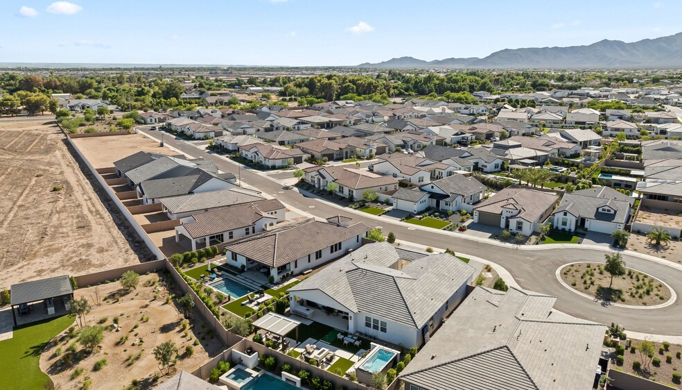 Building Photo - 10921 N Blakely St