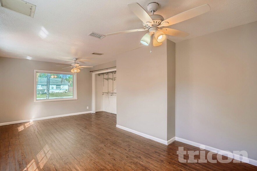 Building Photo - 3516 W McElroy Ave