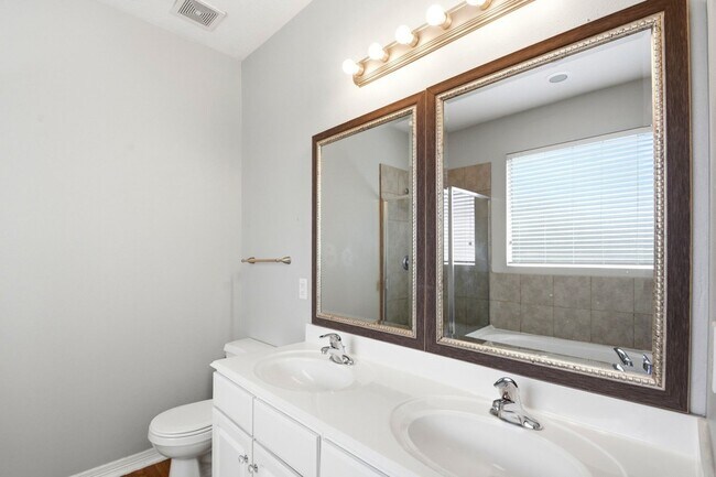 Building Photo - 930 Sterling Creek Cir