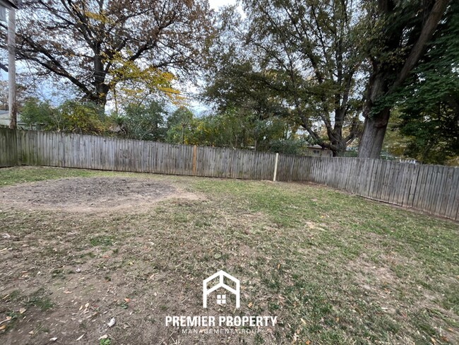 Building Photo - 2983 Cherry Rd