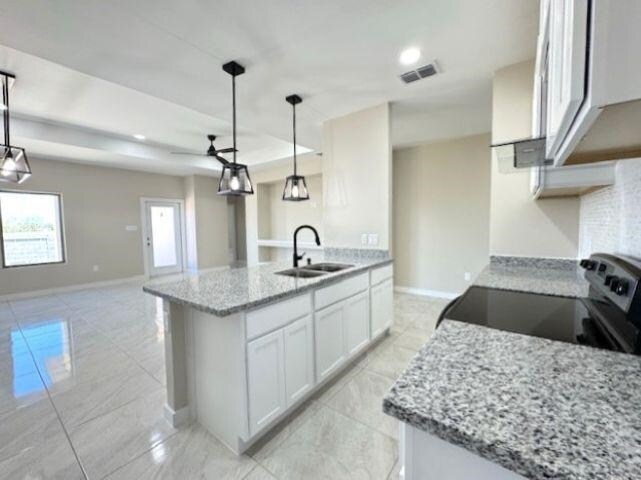 Building Photo - 6702 El Freno Ln