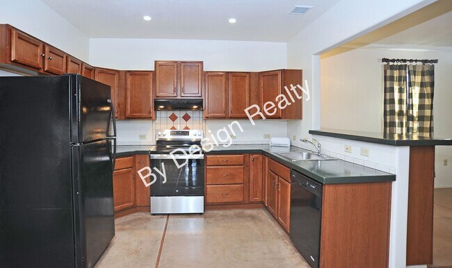 Building Photo - One-of-a-Kind Midtown 3 Bed 2.5 Bath Home | 2,040 SQ FT of Custom Craftsmanship