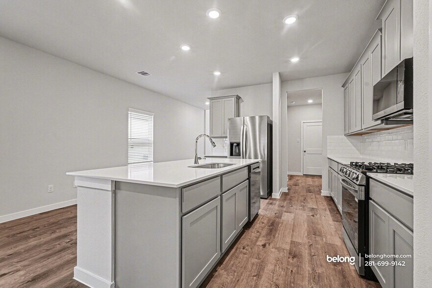 Building Photo - 4015 Ancient Honor Dr