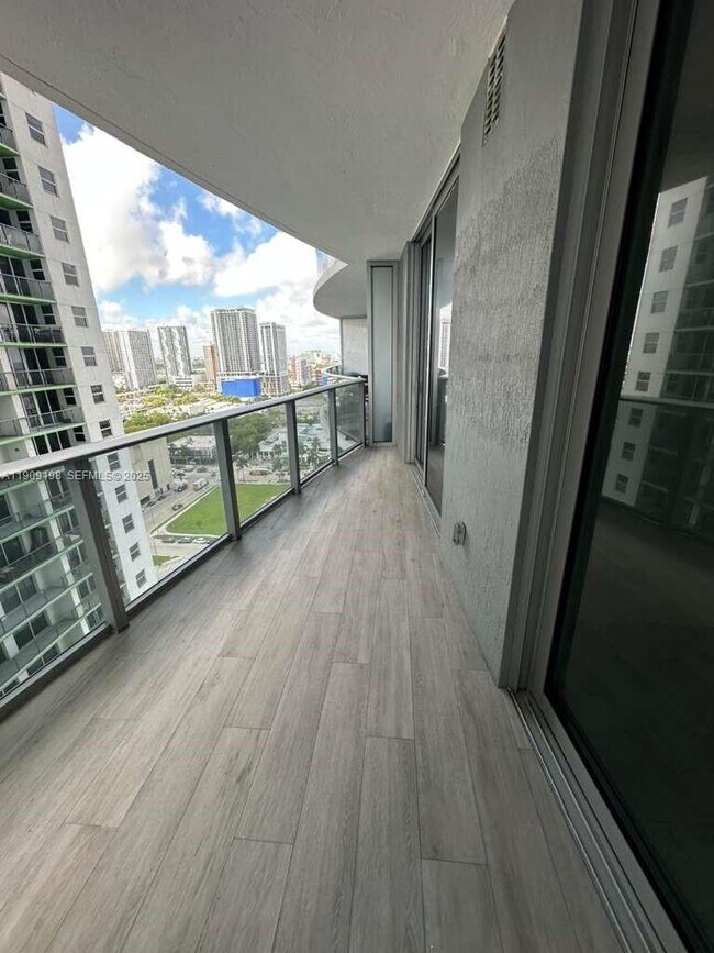 Building Photo - 488 NE 18th St