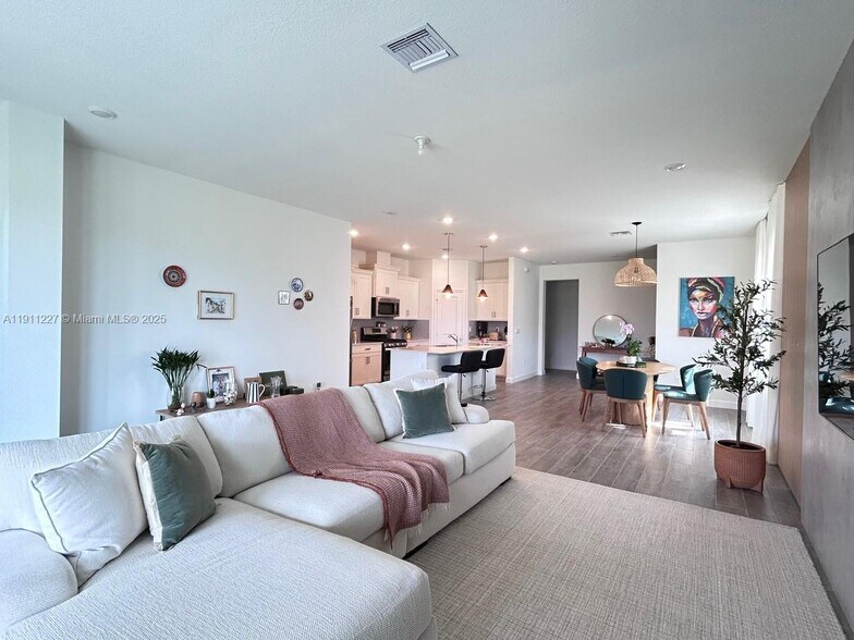 Building Photo - 1441 Haywagon Trl