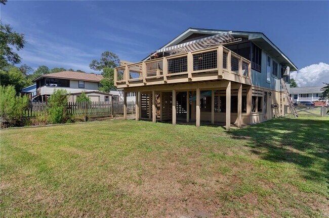 Building Photo - 3113 Bayou View Dr