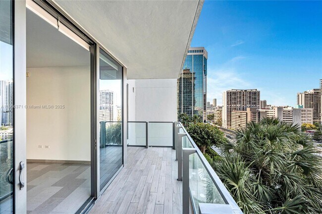 Building Photo - 88 SW 7th St